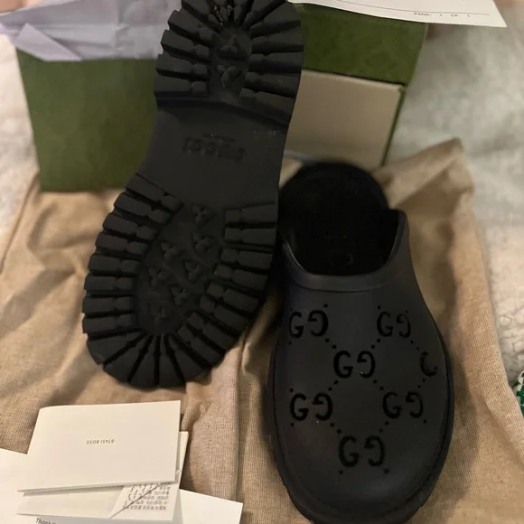 Unisex Gucci Clogs - Picture 4 of 5